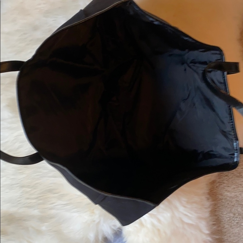 NWT!‼️VICTORIA’S SECRET STRIPED SEQUINED TOTE! - Picture 3 of 3